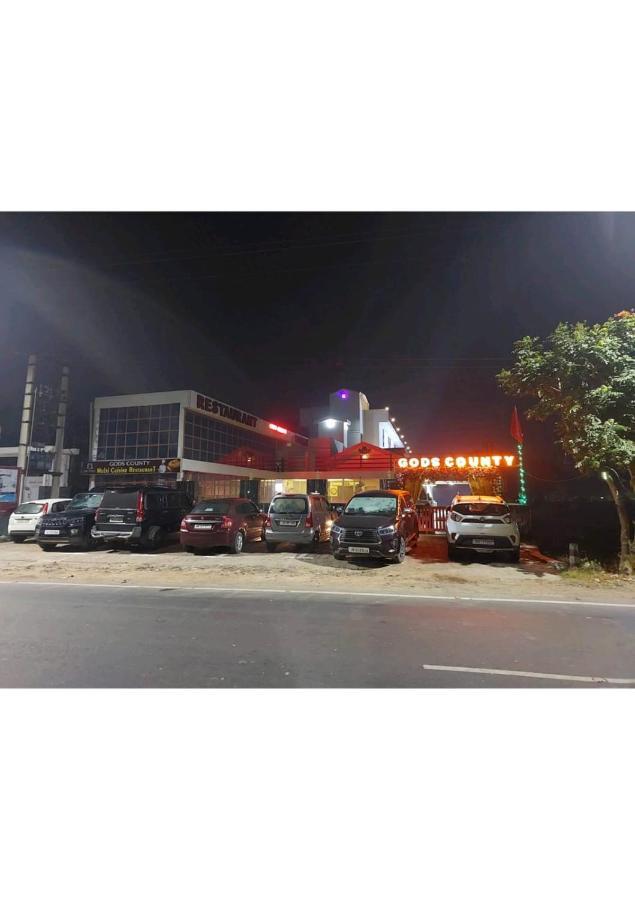 Gods County Hotels & Resorts Тарапит Екстериор снимка