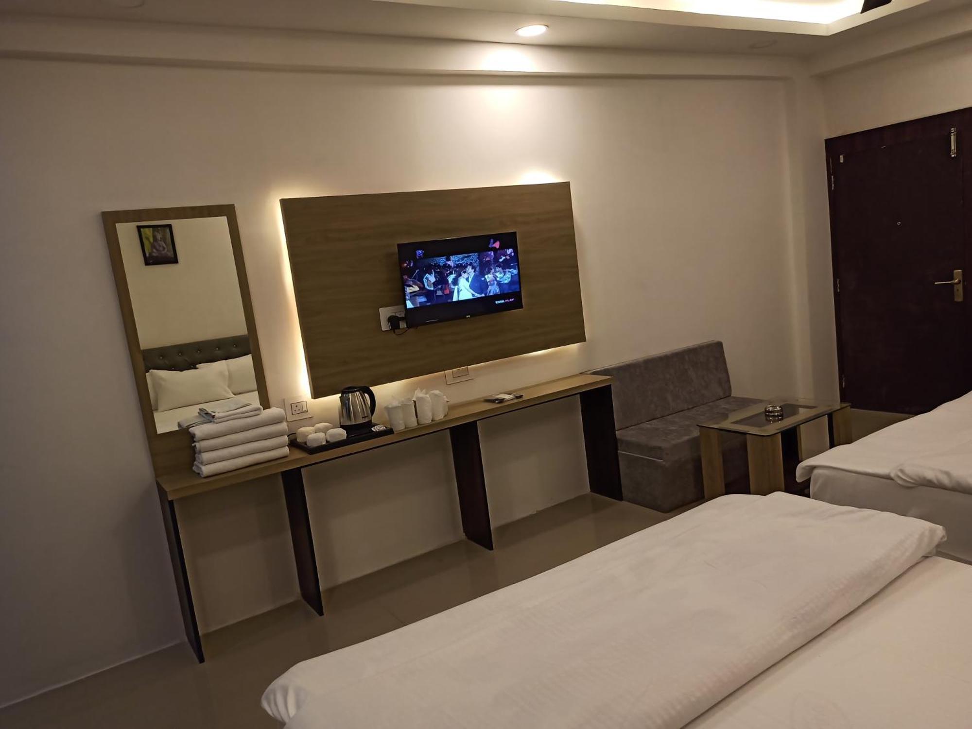 Gods County Hotels & Resorts Тарапит Екстериор снимка