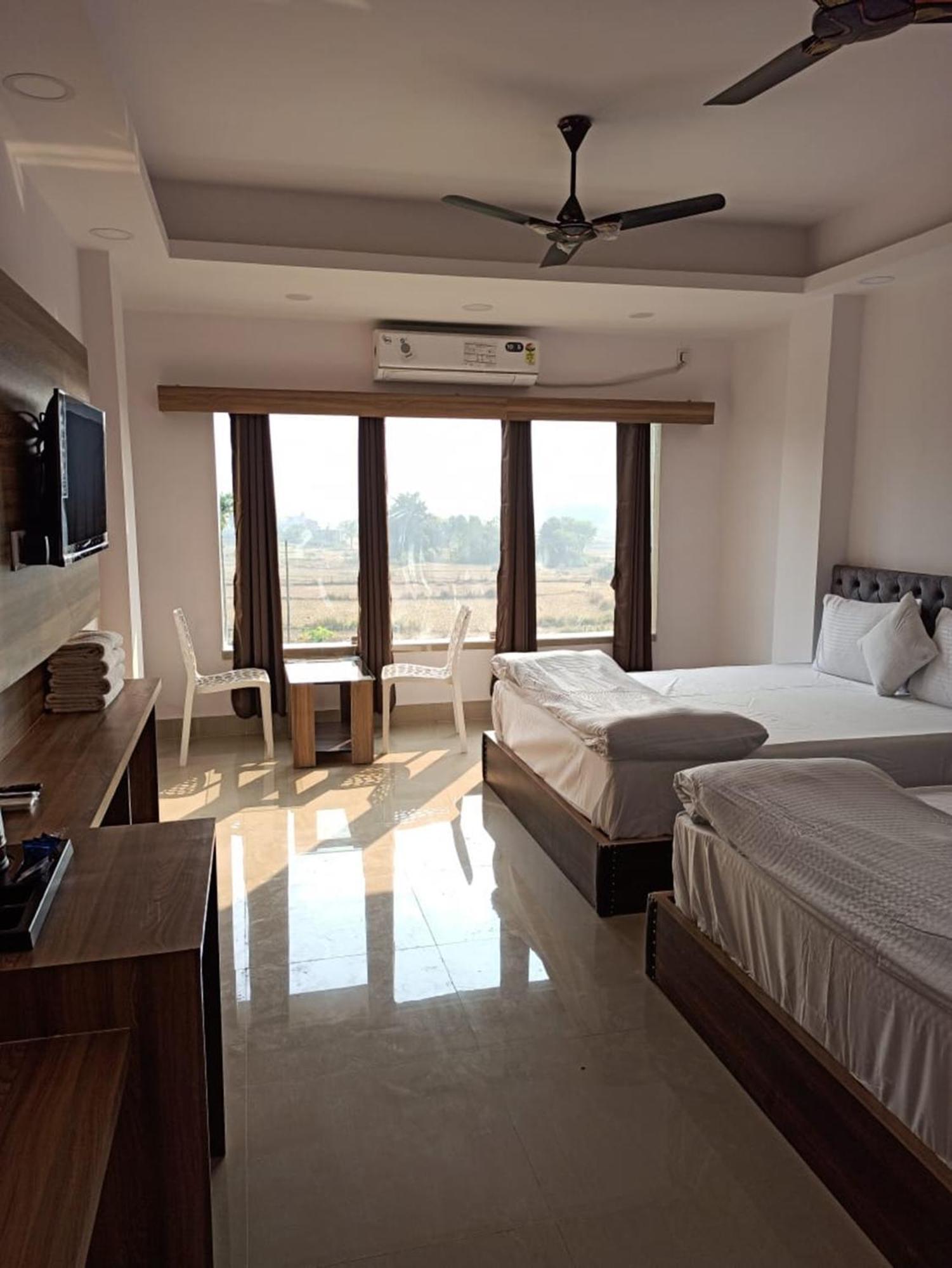 Gods County Hotels & Resorts Тарапит Екстериор снимка