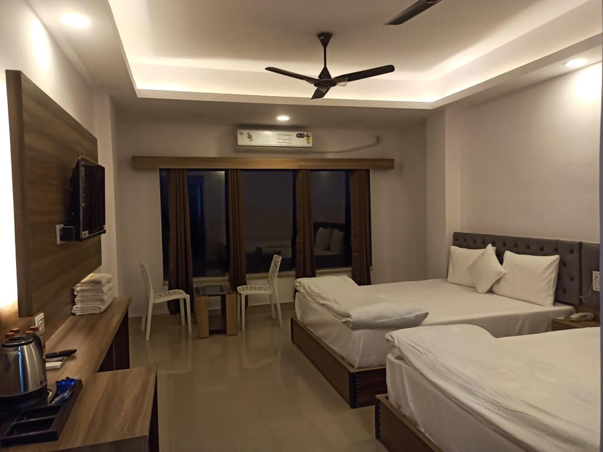 Gods County Hotels & Resorts Тарапит Екстериор снимка